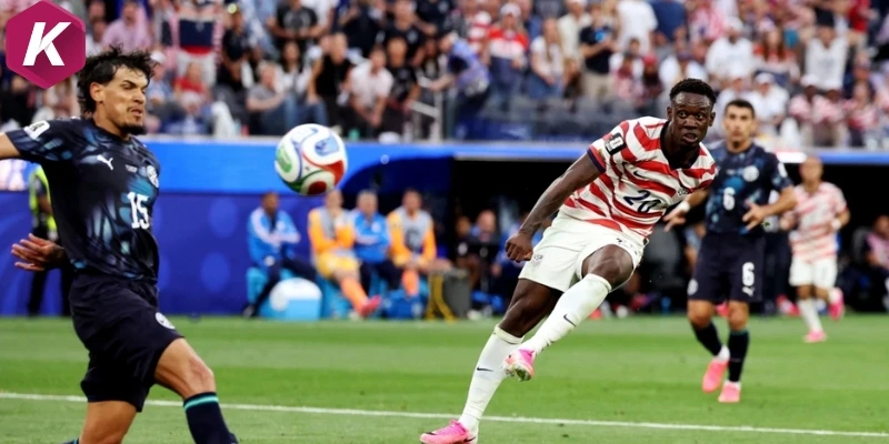 Pha bóng gây tranh cãi trong cuộc đối đầu Paraguay vs Mỹ