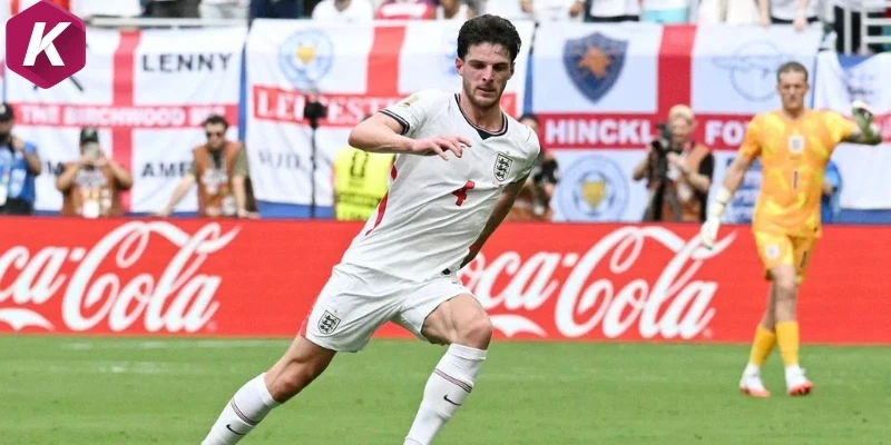 Điểm mạnh giúp Declan Rice đảm nhiệm vai trò trung vệ