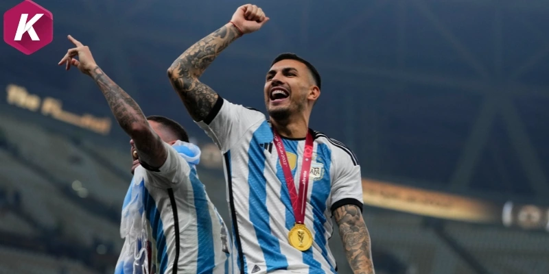 Hàng tiền vệ Argentina lấy lại sự cân bằng